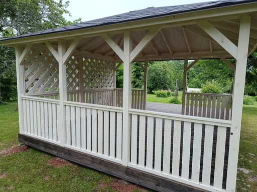 Gazebo de Madera Blanco 4x4.5 m — Elegante Gazebo de Jardín con Terraza y Hermoso Diseño