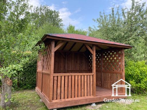 Gazebo de madera marrón de 3x3.5 m — acogedor gazebo de jardín con suelo, pared trasera cerrada y paredes laterales de celosía decorativa - garden gazebo pergola