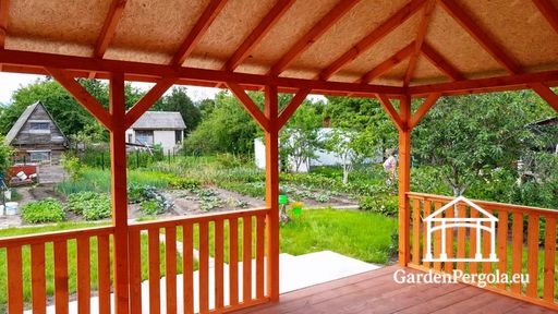 Gazebo de madera ámbar de 4x5 m — espacioso gazebo de jardín con suelo, barandillas y techo cubierto