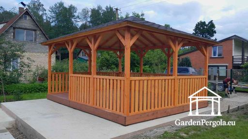 Gazebo de madera ámbar de 4x5 m — espacioso gazebo de jardín con suelo, barandillas y techo cubierto