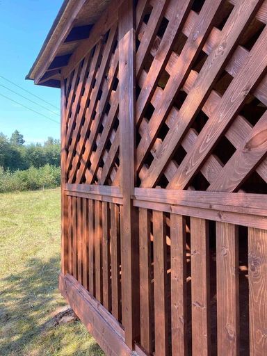 Cómo renovar un cenador de jardín de madera después del primer año en el jardín