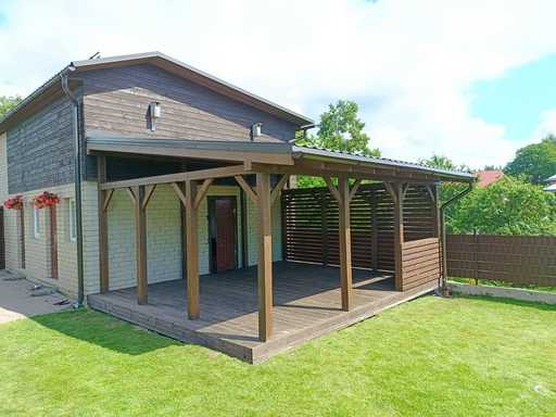 Veranda de Madera Oscura Adosada a la Casa con Techo Cubierto – 4.8×6 m - garden gazebo pergola